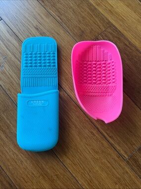 Bundle Silicone makeup Brush Cleansing Pads - Blue & Pink